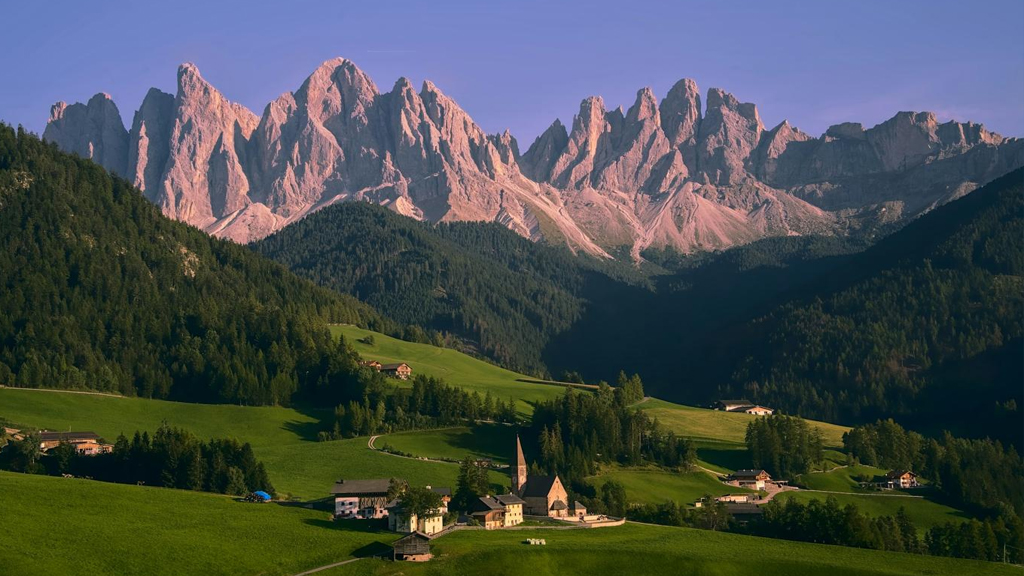 İtalyan köyü turistleri bariyerlerle durduracak